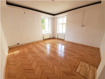 Spatiu de birouri de vanzare la parter de 104 mp zona Centrala din Sibiu