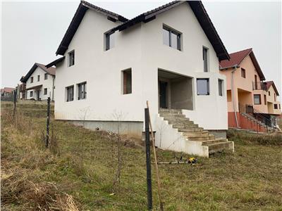 Casa individuala cu 4 camere si 500 mp teren in Sura Mare langa Sibiu