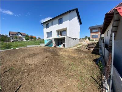 Casa de vanzare in Sibiu 4 camere decomandate si curte individuala  zona Viile Sibiului