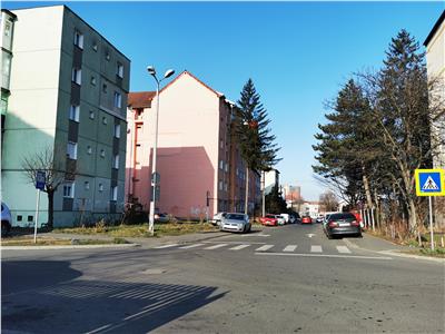 Apartament renovat cu 2 camere la etajul 3 in zona Mihai Viteazul din Sibiu