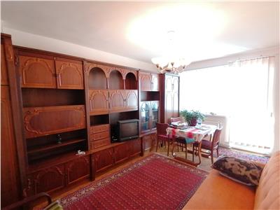 Apartament cu 3 camere balcon si 2 garaje de vanzare in Sibiu zona Lupeni