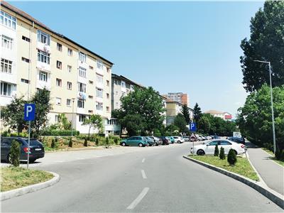 De vanzare apartament renovat la etajul 1 cu 3 camere balcon si pivnita in zona Vasile Aaron din Sibiu
