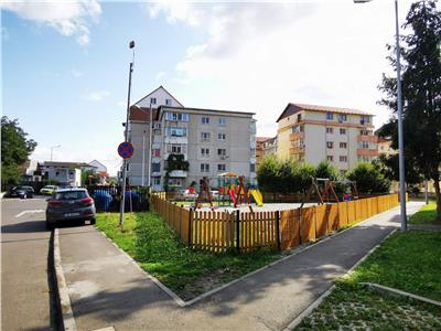 De vanzare apartament cu 3 camere decomandate 2 bai si 2 balcoane in zona de Vest din Sibiu